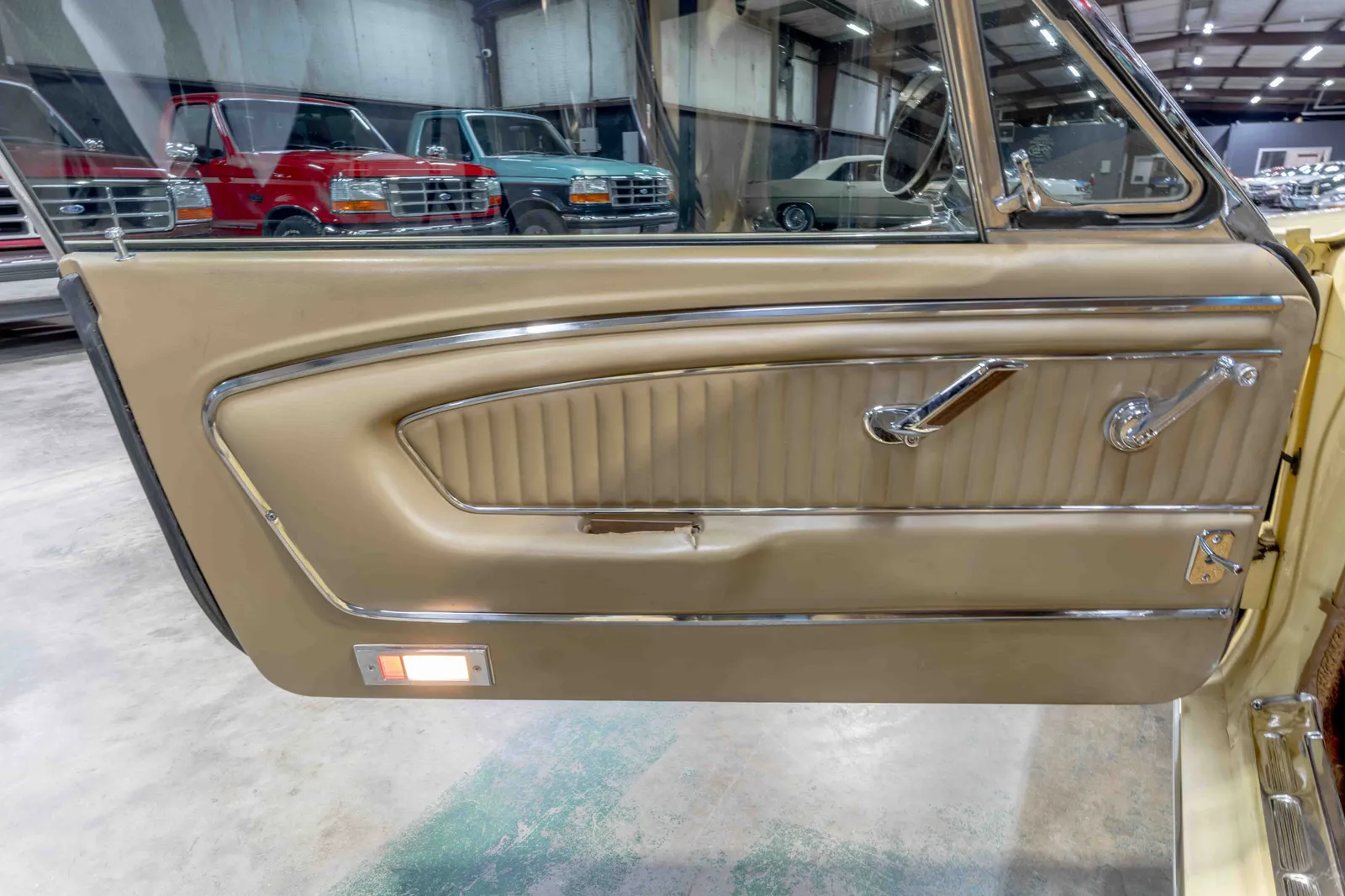 1965-Ford-Mustang-Springtime Yellow-230788--44.jpg